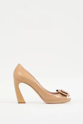 Beige Patent Bow Curved Pump