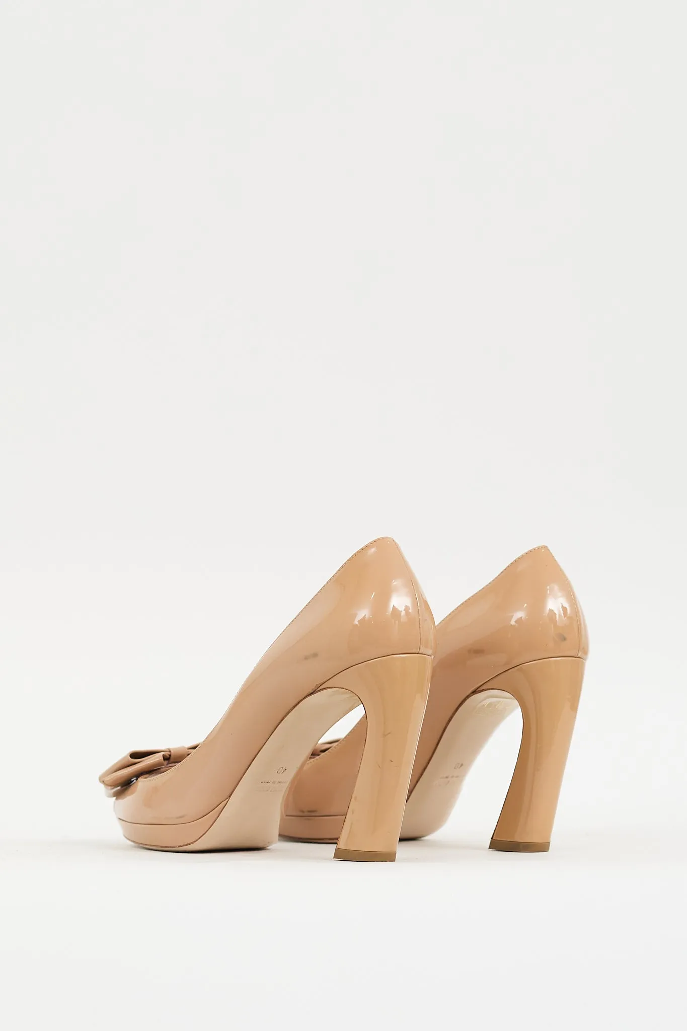 Beige Patent Bow Curved Pump