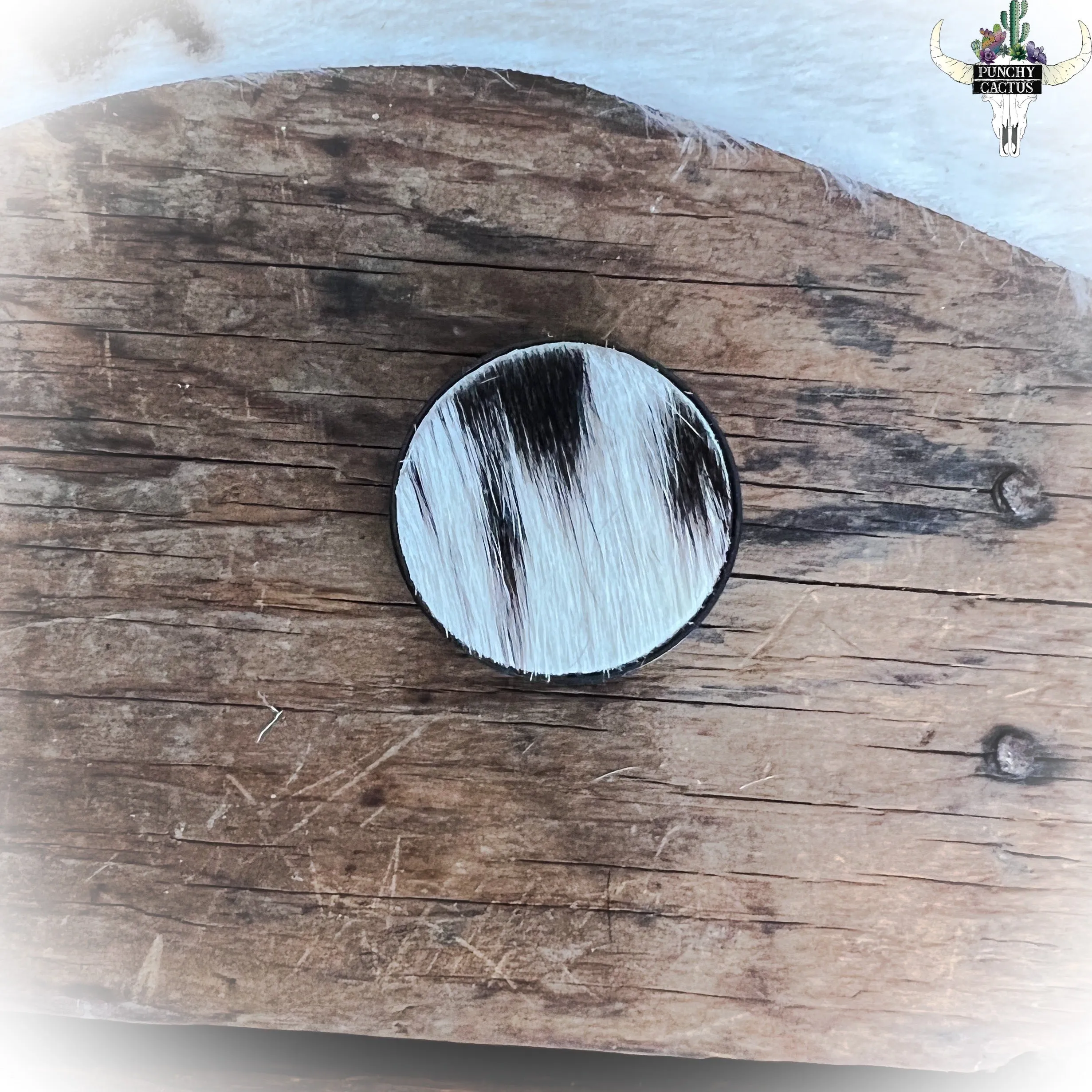 Cowhide Phone Socket - B&W