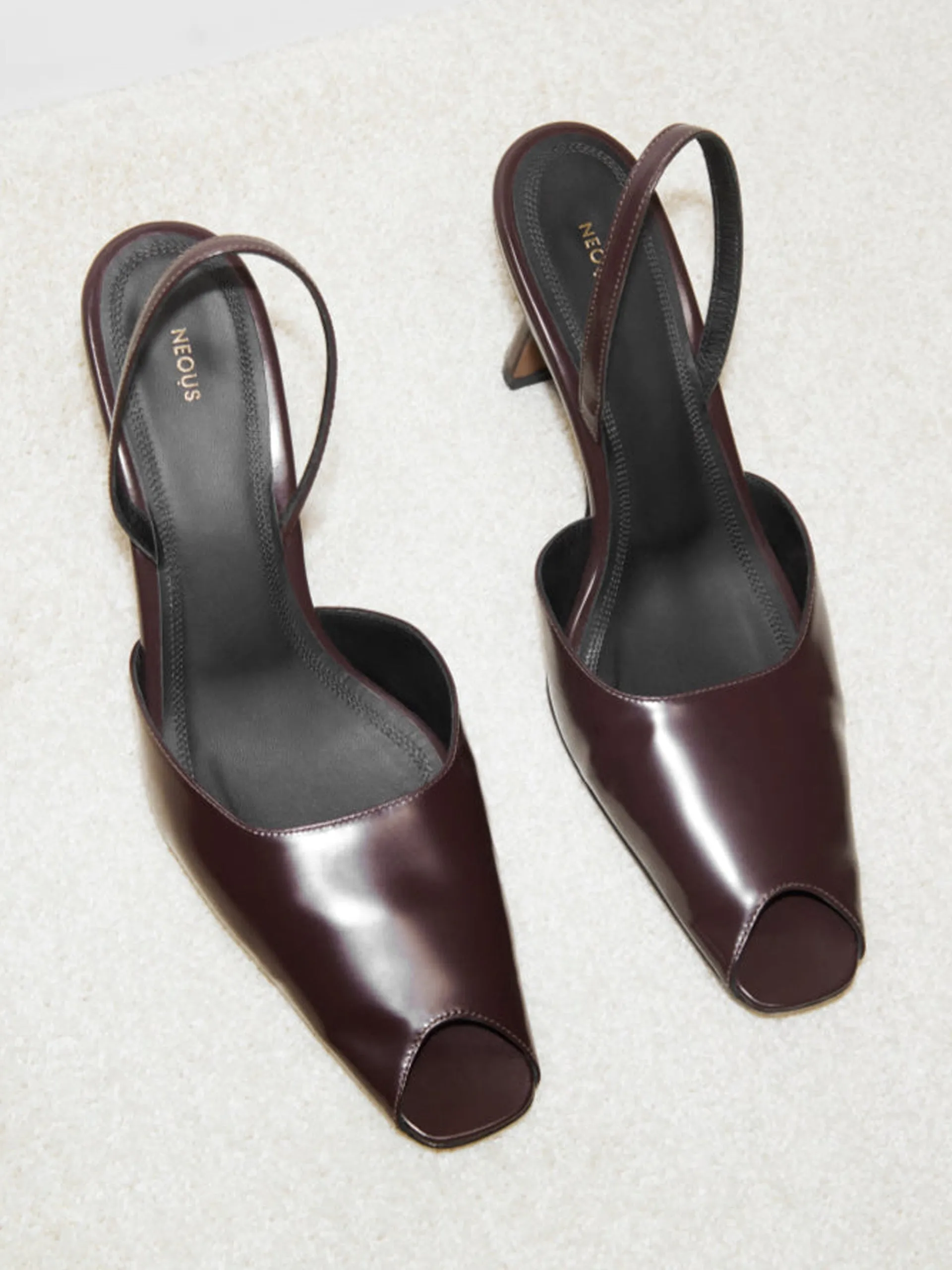 Dark chocolate Dracu peep toe pumps