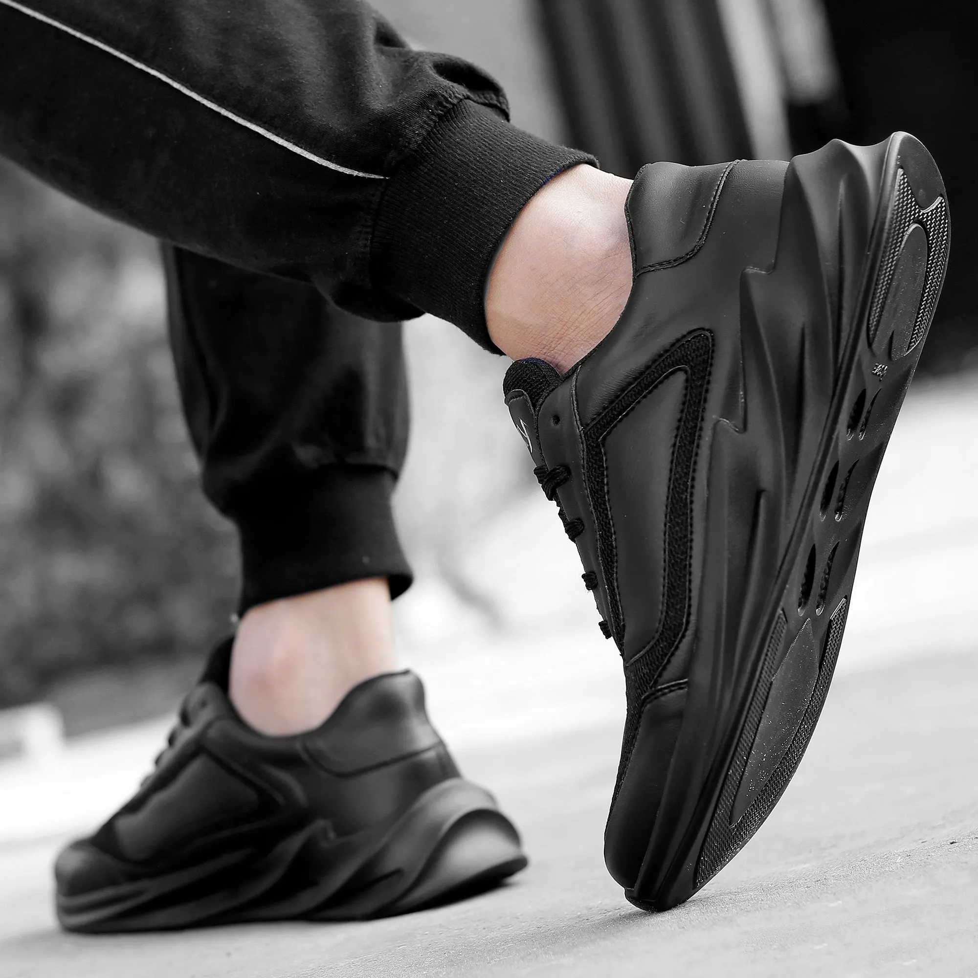 Men's Casual Mesh Material Sports Running Shoes