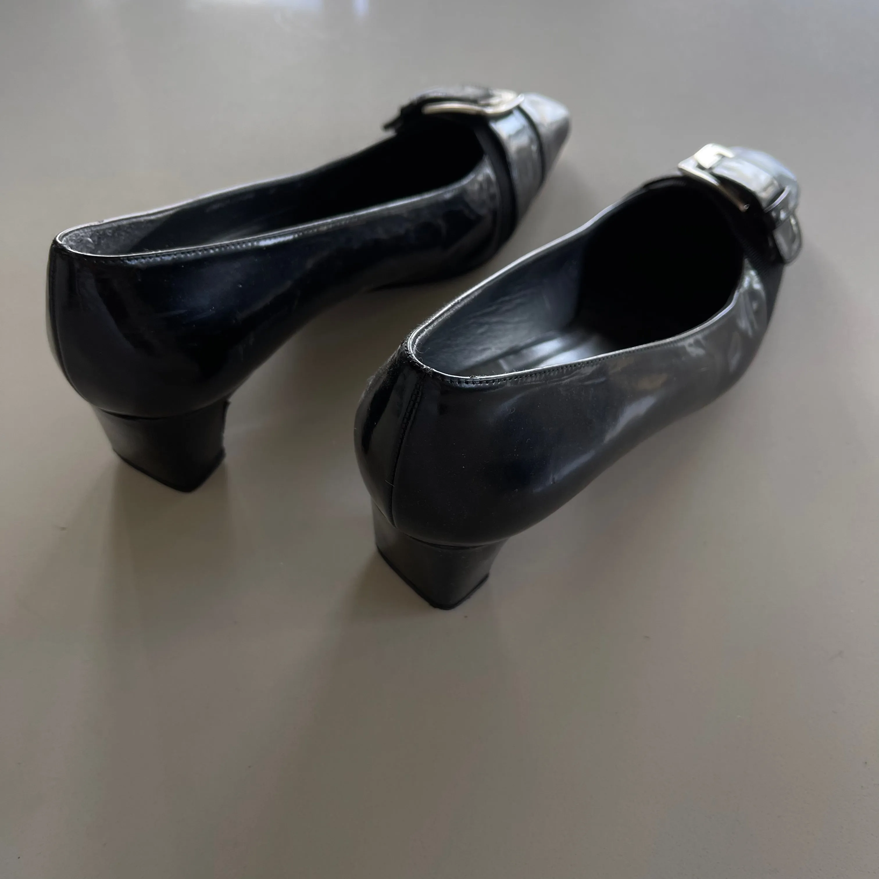 Vintage 80’s 90’s Stuart Weitzman Pumps